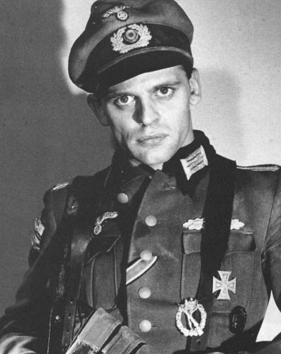 KINDER, M&Uuml;TTER UND EIN GENERAL