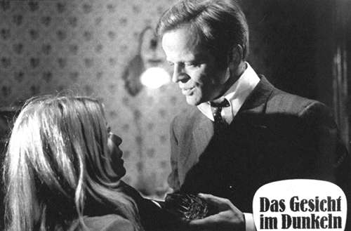 DAS GESICHT IM DUNKELN