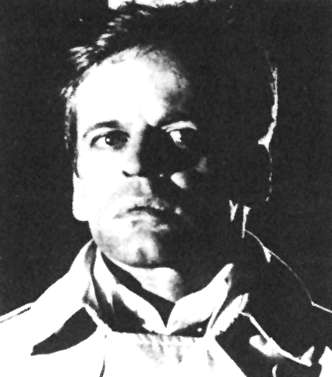 DAS GESICHT IM DUNKELN