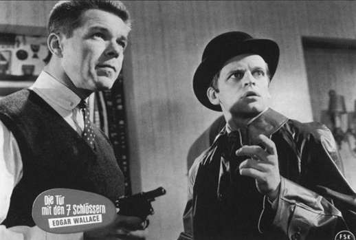 DIE T&Uuml;R MIT DEN 7 SCHL&Ouml;SSERN